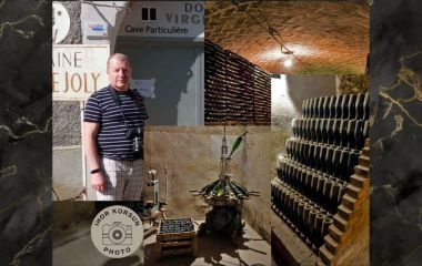 Створення вина - тривалий і трудомісткий процес