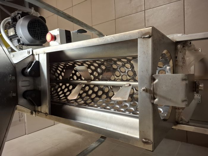 Електродробарка з гребневідділювачем.  Італія