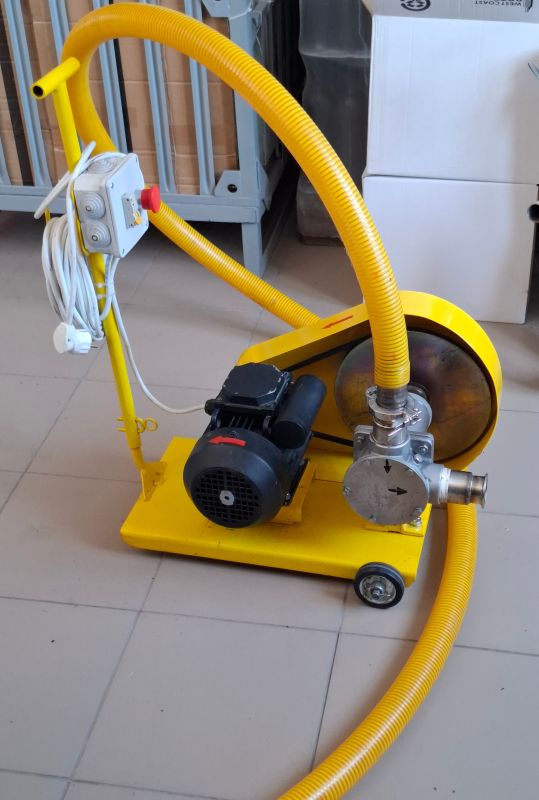 Імпеллерний  насос харчовий з нержавіючої сталі AISI 304 L