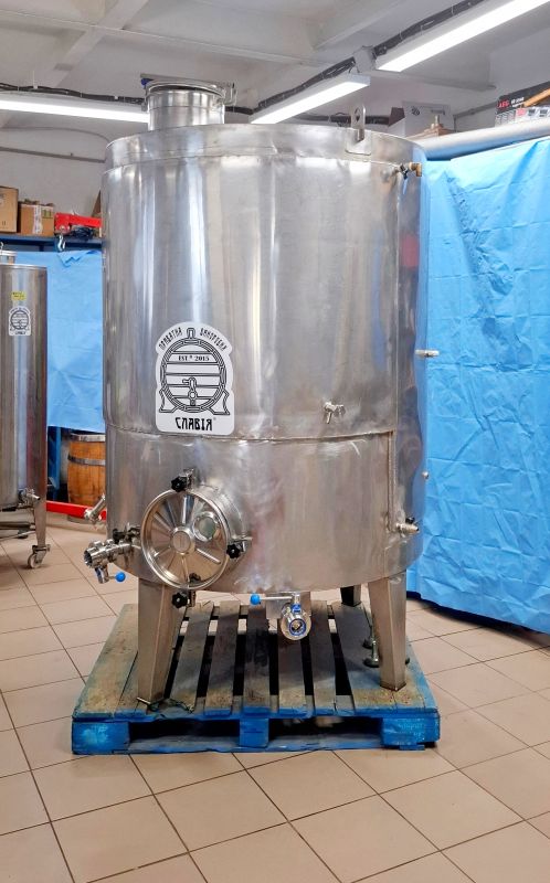 Вініфікатор з нержавіючої сталі AISI 304 L -1800 літрів