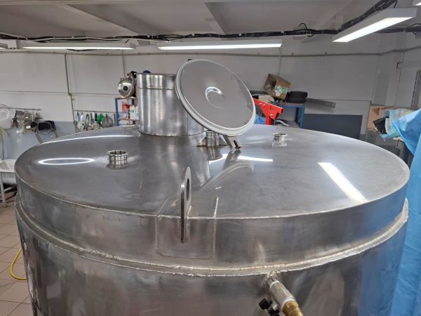 Вініфікатор з нержавіючої сталі AISI 304 L -1800 літрів